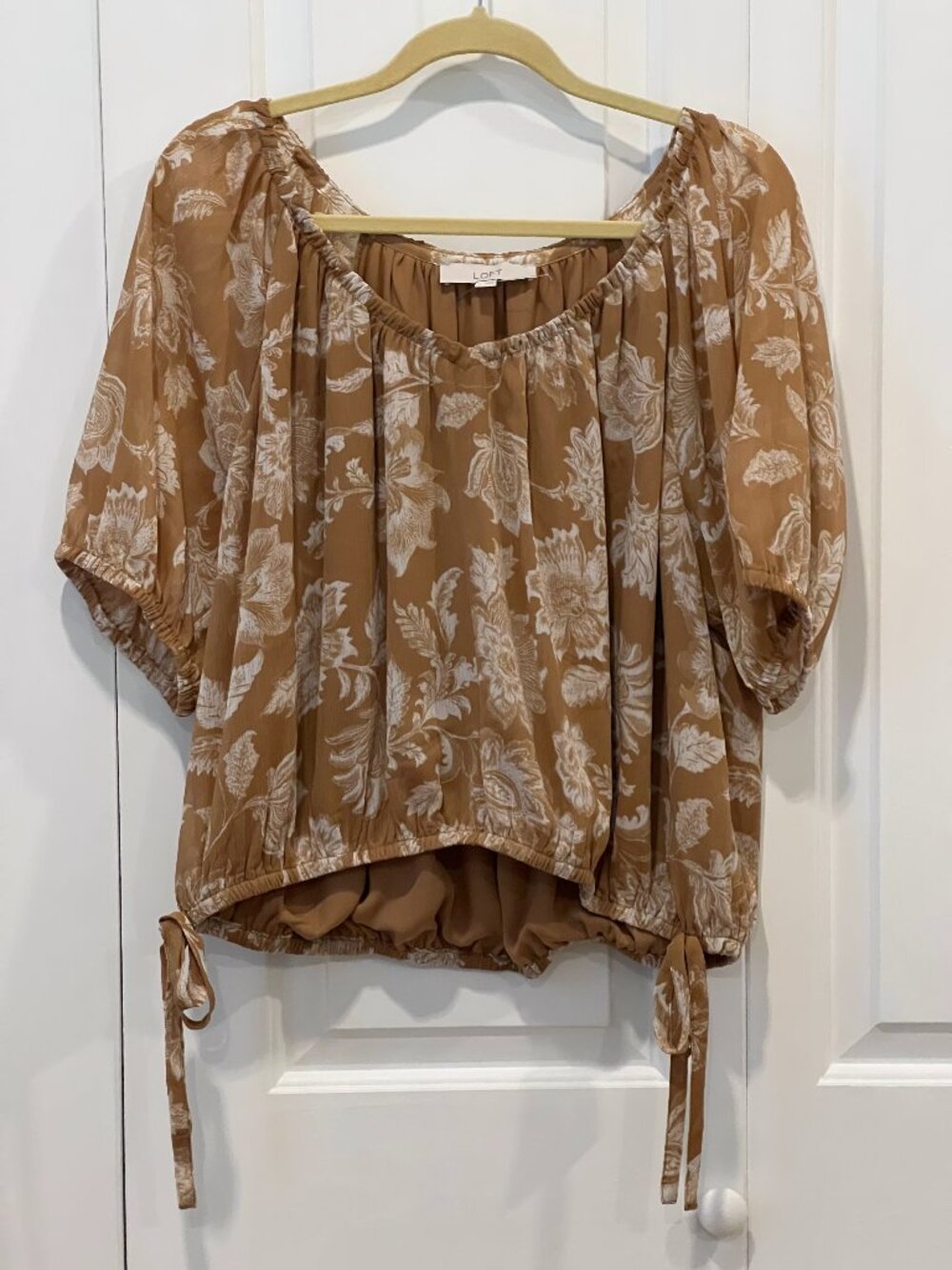 LOFT Floral Puff‑Sleeve Blouse – Size S – NWOT